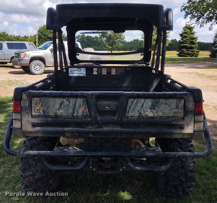 image for item DE7027 2011 John Deere Gator 825i  utility vehicle