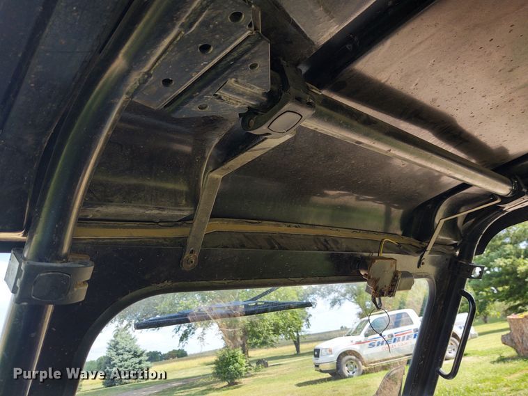 image for item DE7027 2011 John Deere Gator 825i  utility vehicle