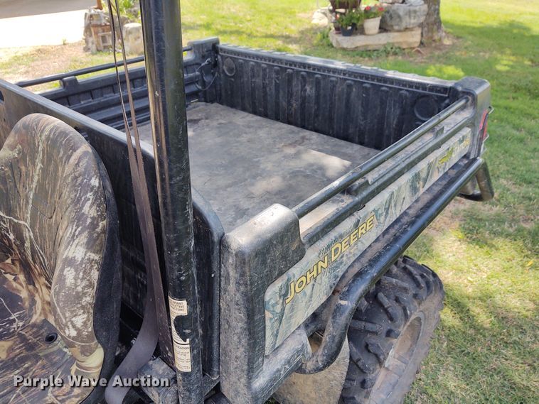 image for item DE7027 2011 John Deere Gator 825i  utility vehicle