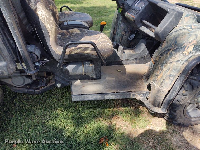 image for item DE7027 2011 John Deere Gator 825i  utility vehicle
