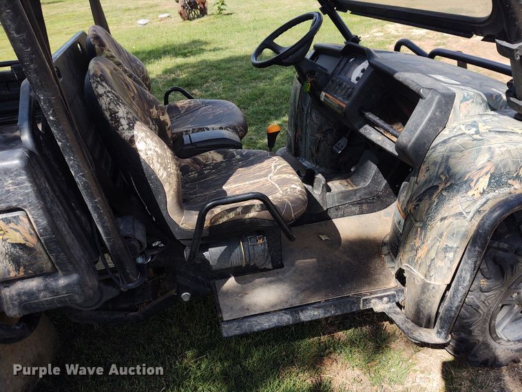 image for item DE7027 2011 John Deere Gator 825i  utility vehicle