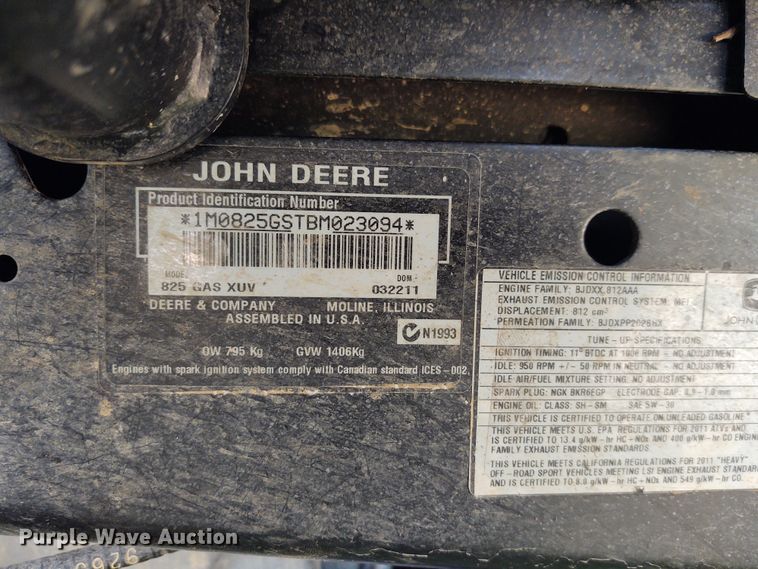 image for item DE7027 2011 John Deere Gator 825i  utility vehicle