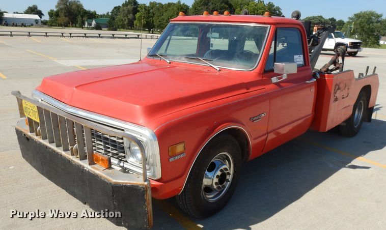 image for item DF5265 1971 Chevrolet Custom 30  tow truck
