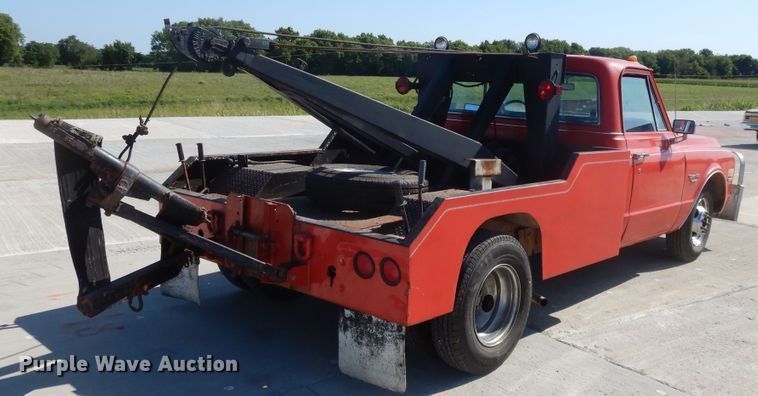 image for item DF5265 1971 Chevrolet Custom 30  tow truck