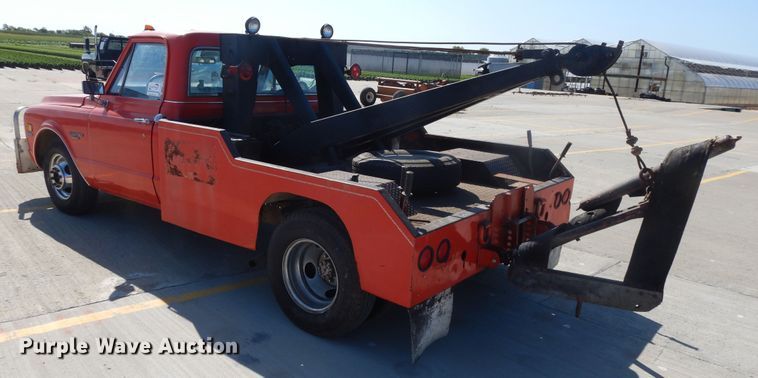image for item DF5265 1971 Chevrolet Custom 30  tow truck