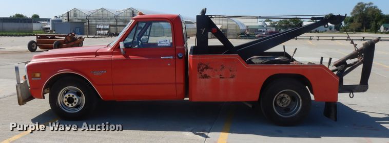 image for item DF5265 1971 Chevrolet Custom 30  tow truck
