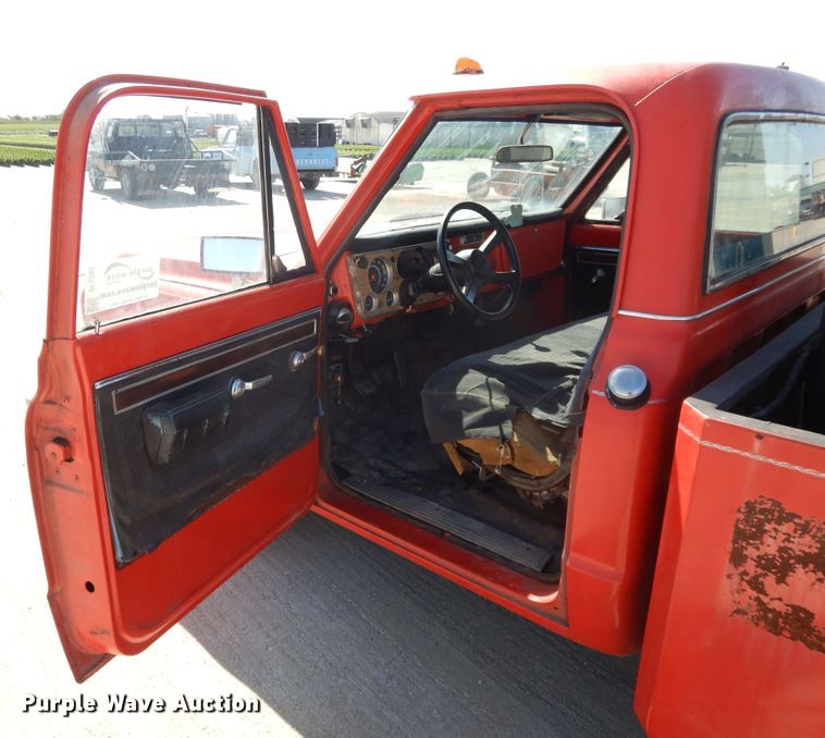 image for item DF5265 1971 Chevrolet Custom 30  tow truck
