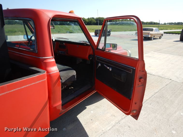 image for item DF5265 1971 Chevrolet Custom 30  tow truck