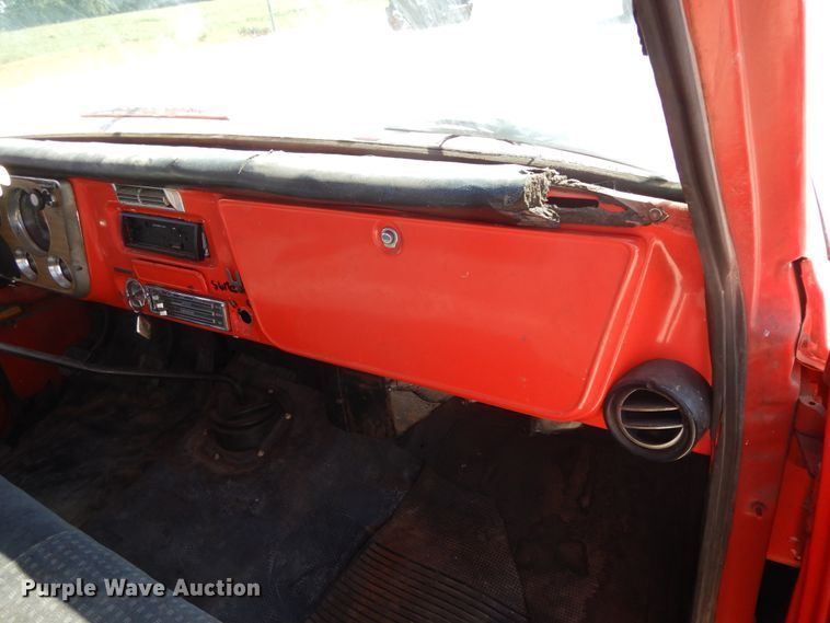 image for item DF5265 1971 Chevrolet Custom 30  tow truck