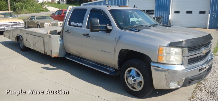 image for item DF5288 2008 Chevrolet Silverado 3500HD  Crew Cab flatbed tow truck