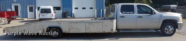 image for item DF5288 2008 Chevrolet Silverado 3500HD  Crew Cab flatbed tow truck