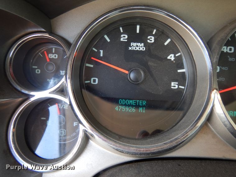 image for item DF5288 2008 Chevrolet Silverado 3500HD  Crew Cab flatbed tow truck