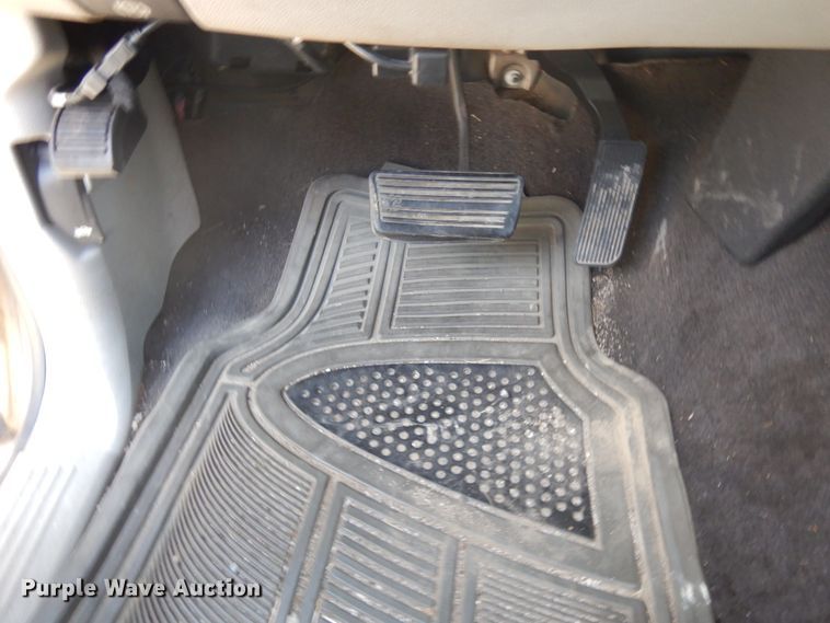 image for item DF5288 2008 Chevrolet Silverado 3500HD  Crew Cab flatbed tow truck