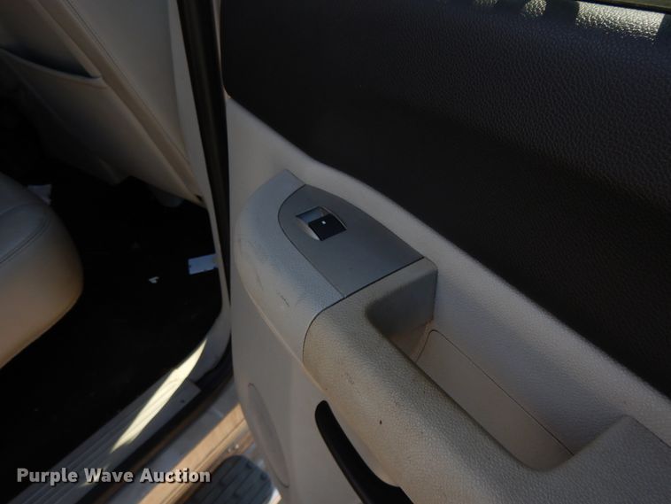 image for item DF5288 2008 Chevrolet Silverado 3500HD  Crew Cab flatbed tow truck