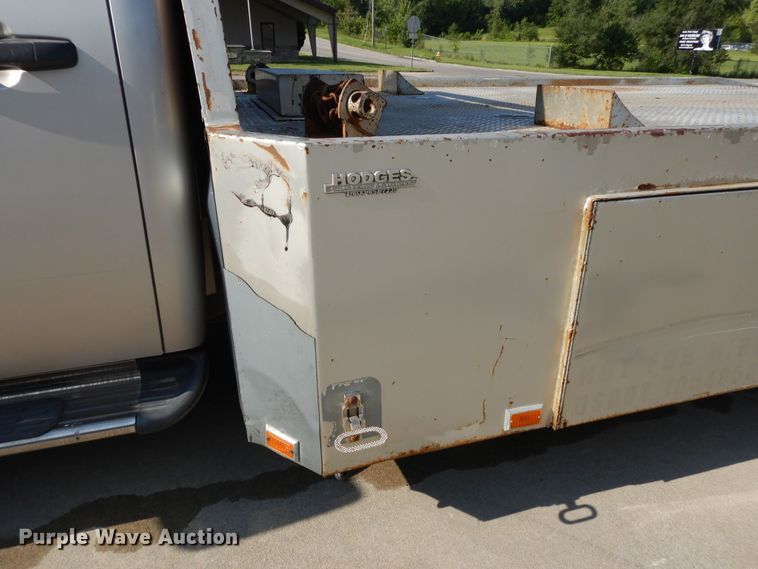 image for item DF5288 2008 Chevrolet Silverado 3500HD  Crew Cab flatbed tow truck