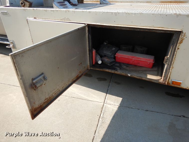 image for item DF5288 2008 Chevrolet Silverado 3500HD  Crew Cab flatbed tow truck