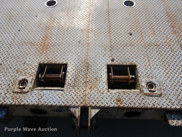 image for item DF5288 2008 Chevrolet Silverado 3500HD  Crew Cab flatbed tow truck