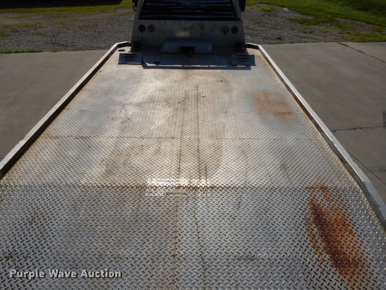 image for item DF5288 2008 Chevrolet Silverado 3500HD  Crew Cab flatbed tow truck