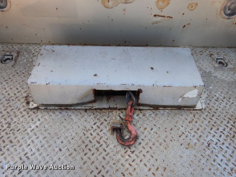 image for item DF5288 2008 Chevrolet Silverado 3500HD  Crew Cab flatbed tow truck