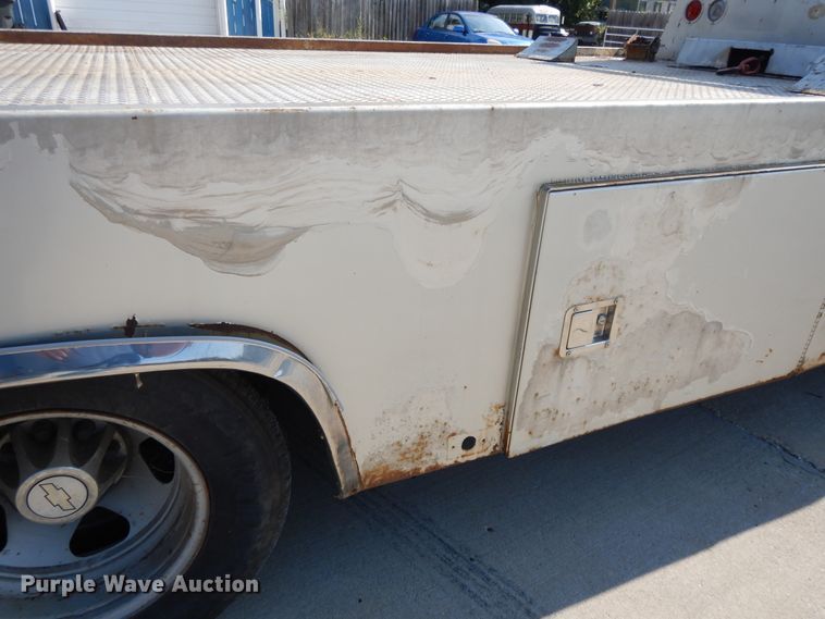 image for item DF5288 2008 Chevrolet Silverado 3500HD  Crew Cab flatbed tow truck