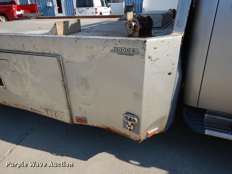 image for item DF5288 2008 Chevrolet Silverado 3500HD  Crew Cab flatbed tow truck