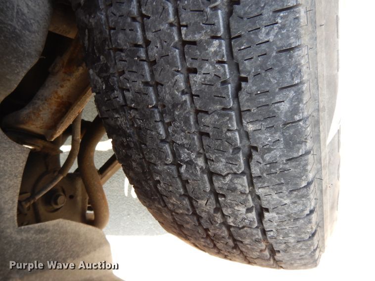 image for item DF5288 2008 Chevrolet Silverado 3500HD  Crew Cab flatbed tow truck