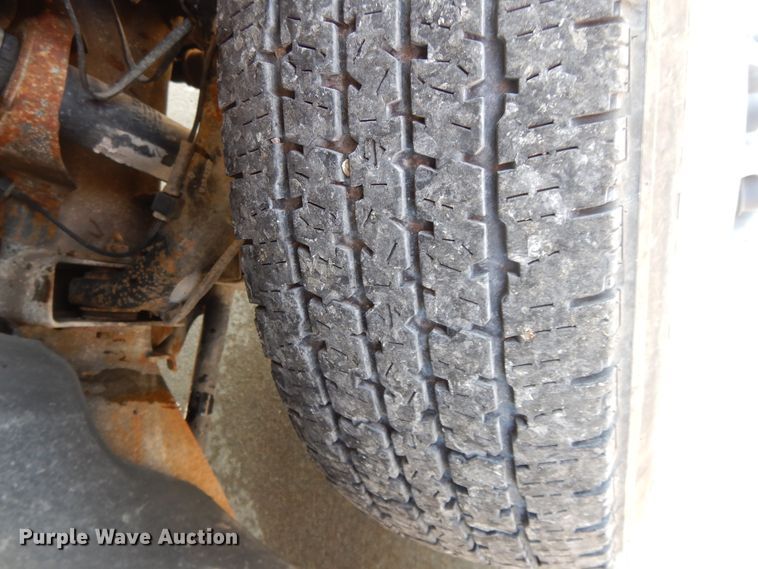 image for item DF5288 2008 Chevrolet Silverado 3500HD  Crew Cab flatbed tow truck