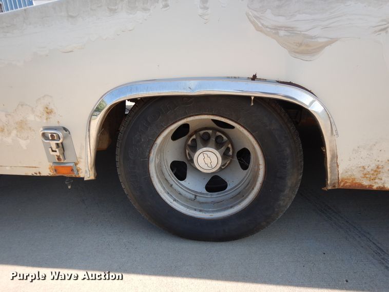 image for item DF5288 2008 Chevrolet Silverado 3500HD  Crew Cab flatbed tow truck