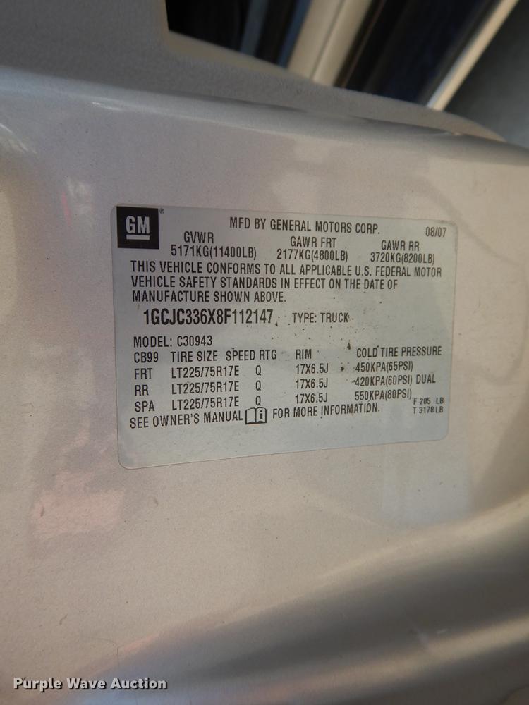 image for item DF5288 2008 Chevrolet Silverado 3500HD  Crew Cab flatbed tow truck