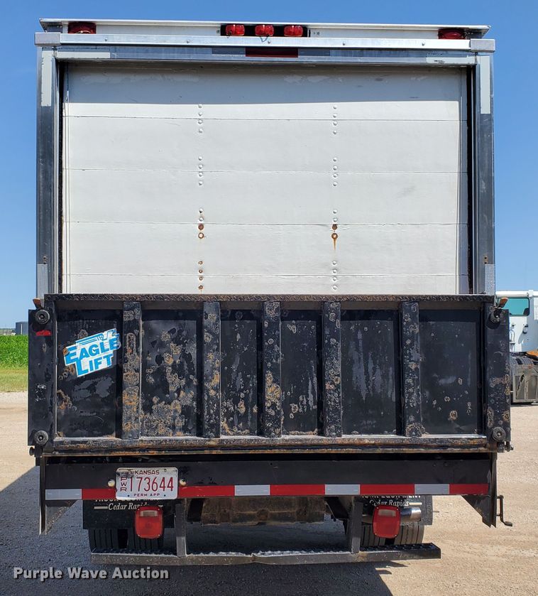 image for item DF5618 2004 Ford F450 Super Duty XL  box truck