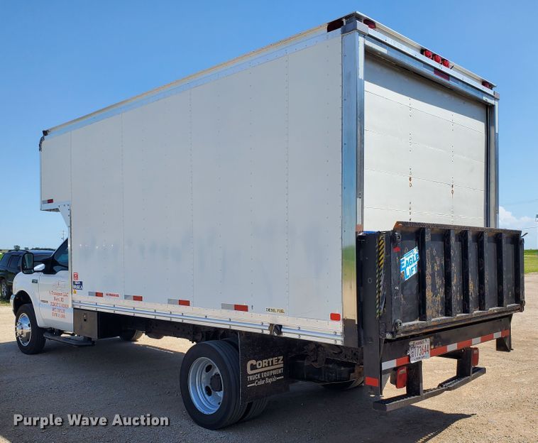 image for item DF5618 2004 Ford F450 Super Duty XL  box truck