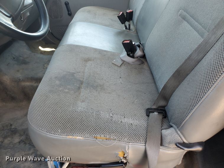 image for item DF5618 2004 Ford F450 Super Duty XL  box truck