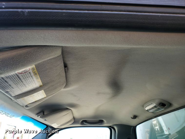 image for item DF5618 2004 Ford F450 Super Duty XL  box truck