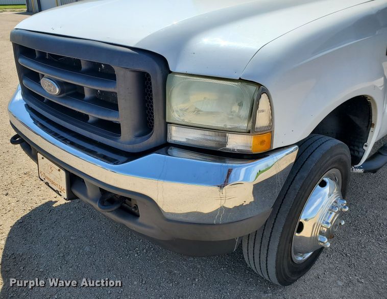 image for item DF5618 2004 Ford F450 Super Duty XL  box truck