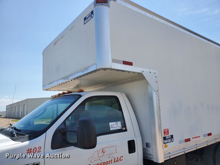 image for item DF5618 2004 Ford F450 Super Duty XL  box truck