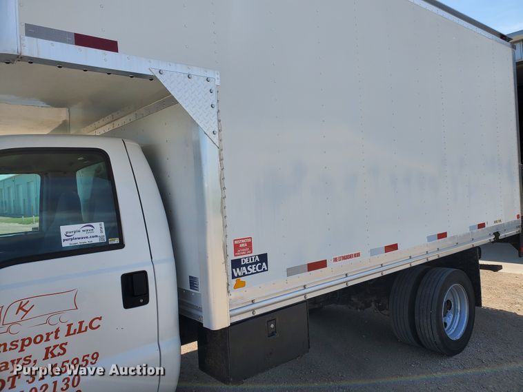 image for item DF5618 2004 Ford F450 Super Duty XL  box truck