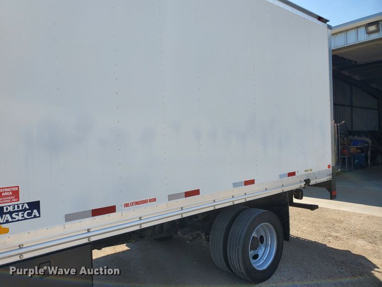 image for item DF5618 2004 Ford F450 Super Duty XL  box truck