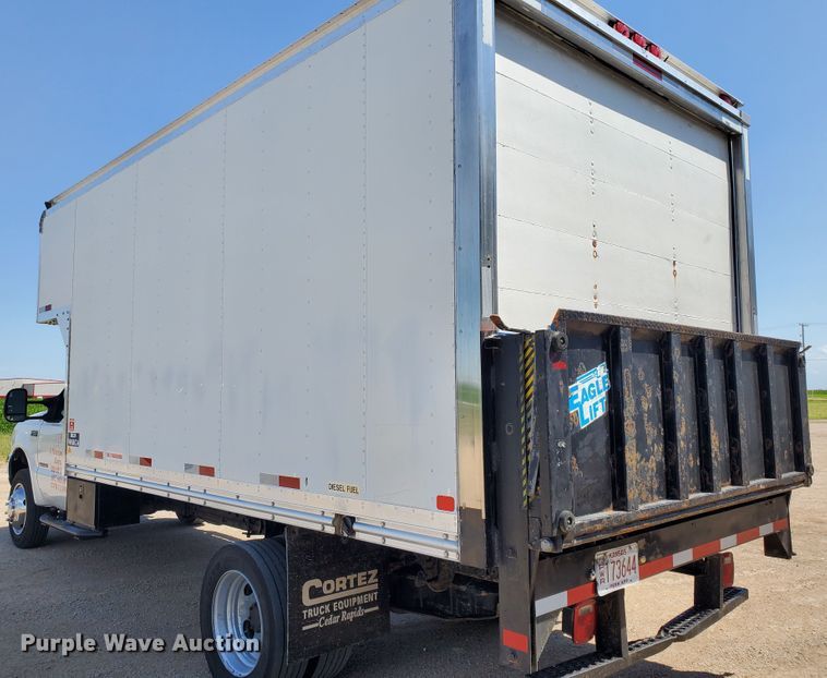 image for item DF5618 2004 Ford F450 Super Duty XL  box truck
