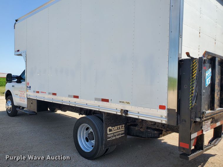 image for item DF5618 2004 Ford F450 Super Duty XL  box truck