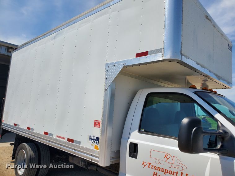 image for item DF5618 2004 Ford F450 Super Duty XL  box truck