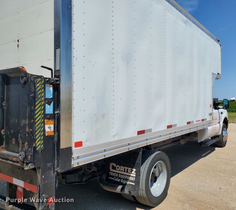 image for item DF5618 2004 Ford F450 Super Duty XL  box truck