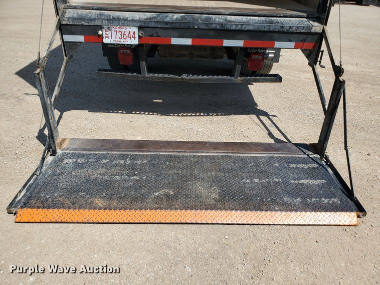 image for item DF5618 2004 Ford F450 Super Duty XL  box truck