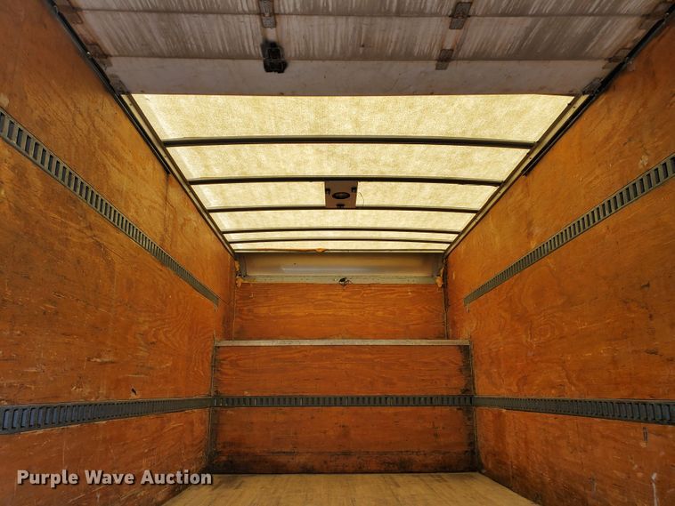 image for item DF5618 2004 Ford F450 Super Duty XL  box truck