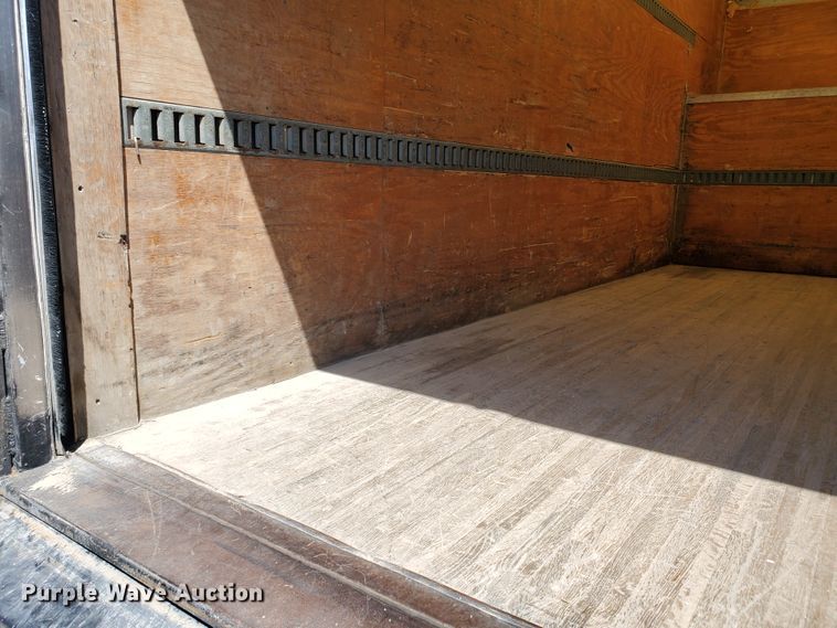 image for item DF5618 2004 Ford F450 Super Duty XL  box truck