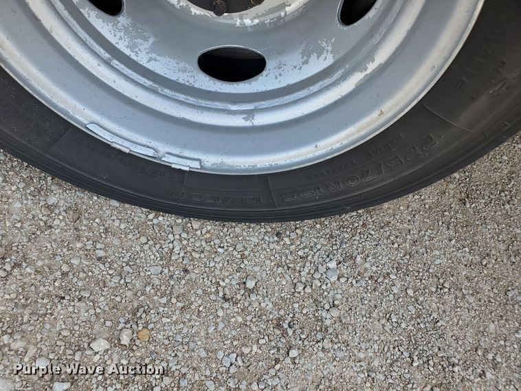 image for item DF5618 2004 Ford F450 Super Duty XL  box truck