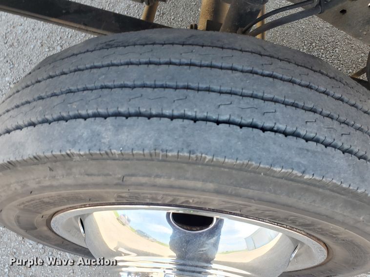 image for item DF5618 2004 Ford F450 Super Duty XL  box truck