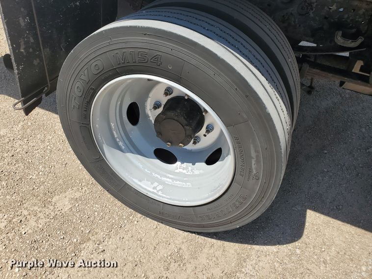 image for item DF5618 2004 Ford F450 Super Duty XL  box truck