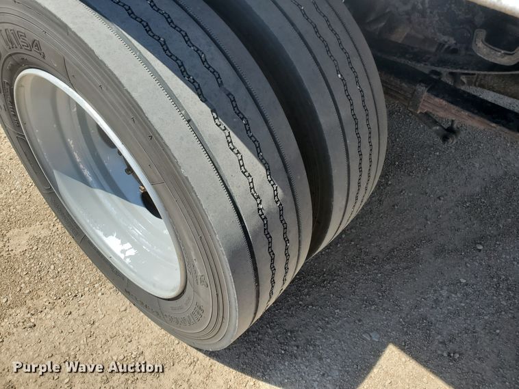 image for item DF5618 2004 Ford F450 Super Duty XL  box truck