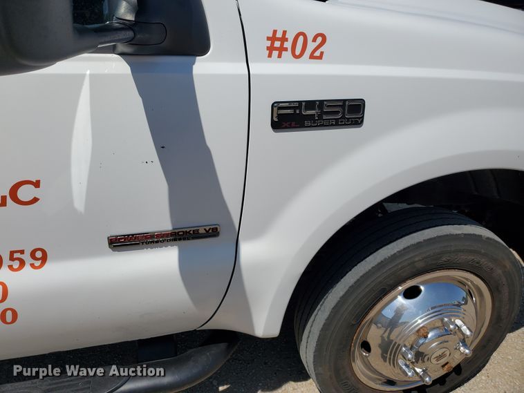 image for item DF5618 2004 Ford F450 Super Duty XL  box truck