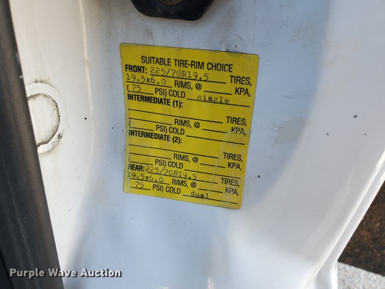 image for item DF5618 2004 Ford F450 Super Duty XL  box truck